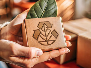Customers now expect eco-friendly packaging – and brands are racing to keep up with compostable mailers, biodegradable wraps, and recycled boxes.