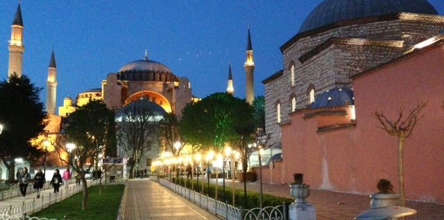 The Longest 6-Hour Layover Ever: My Istanbul Experience