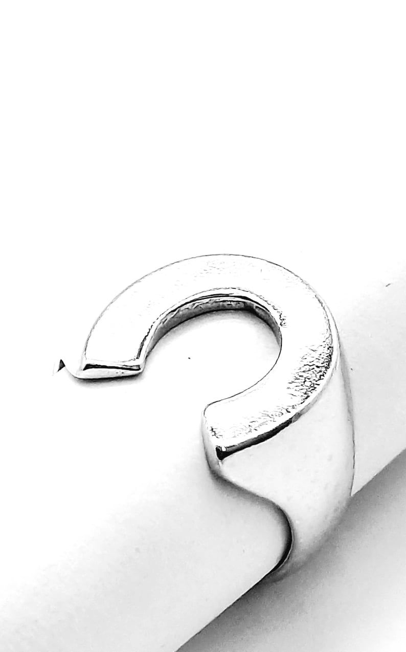 Thumbnail: 925 Sterling shine silver, Rhodium plating, Plain and flat horseshoe design