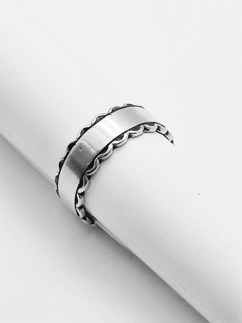 Thumbnail: 925 Sterling silver ring, Plain style with wavy edges, Smooth with curly design