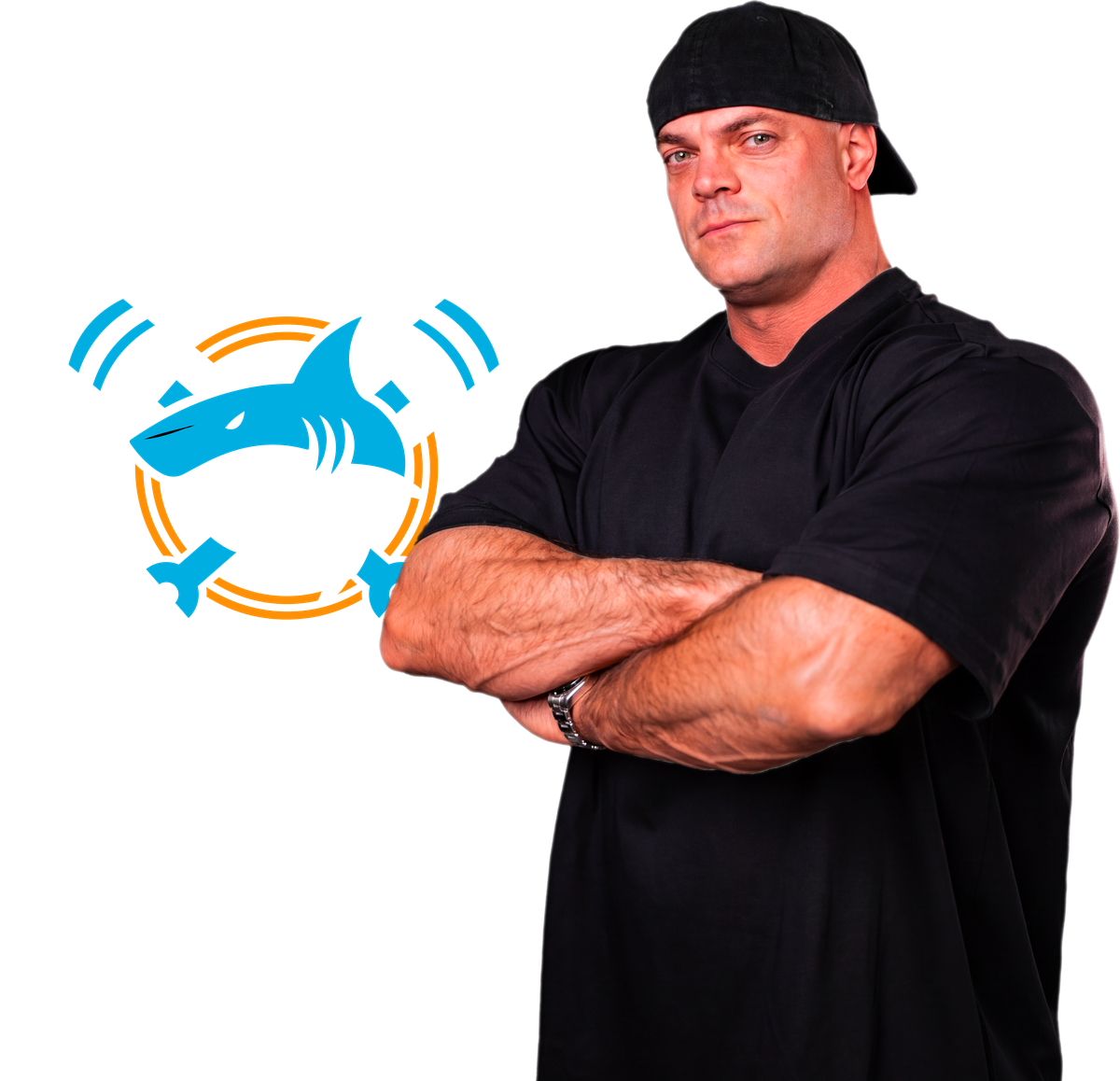 Danny Lazzarin a braccia conserte accanto al logo Shark Garage