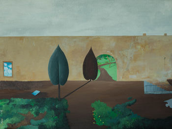 Technik: Acryl auf Leinwand
Format: 30 × 40 cm
Stil: Surrealistisch, fantastischer Realismus
Farbwelt: Weiß, grau, ocker, grün, braun, blau, gelbe Tupfer
Anmutung: Meditative und ruhig, klare Struktur; der Schatten eines überdimensioniert großen Blattes wird auf eine Mauer und einen Eingang in der Mauer geworfen, ohne das der Schatten sich im Eingangsbereich verwirft