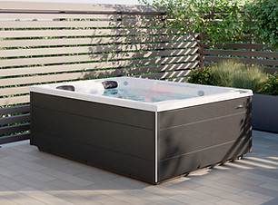 JHT_J404L_Platinum_Smoked-Ebony_ModernPatio_4x3-SRGB-Full-2100x1575-6eee81cf-8a2d-4d91-9d7