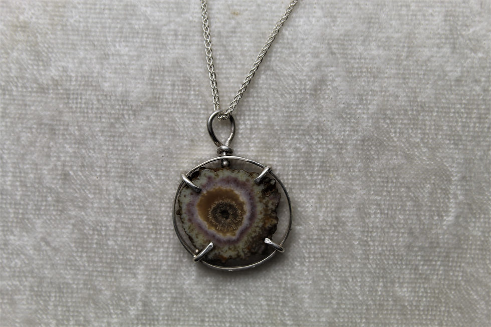 Thumbnail: Stalactite Pendant