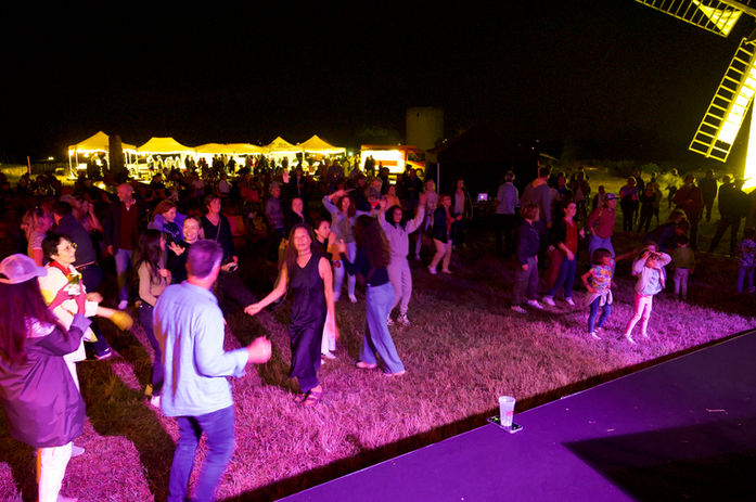 _FLJ3958 bl_redimensionner.jpg