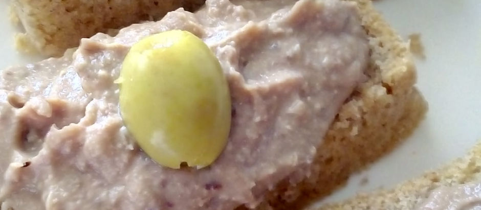 Pateu din ficat de pasare si fasole rosie