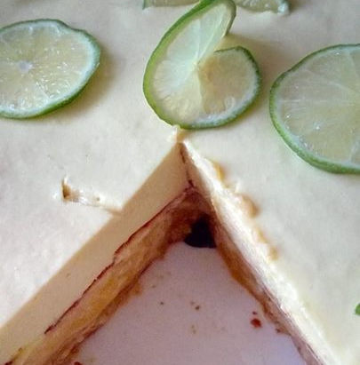 Tort cu mango si lime
