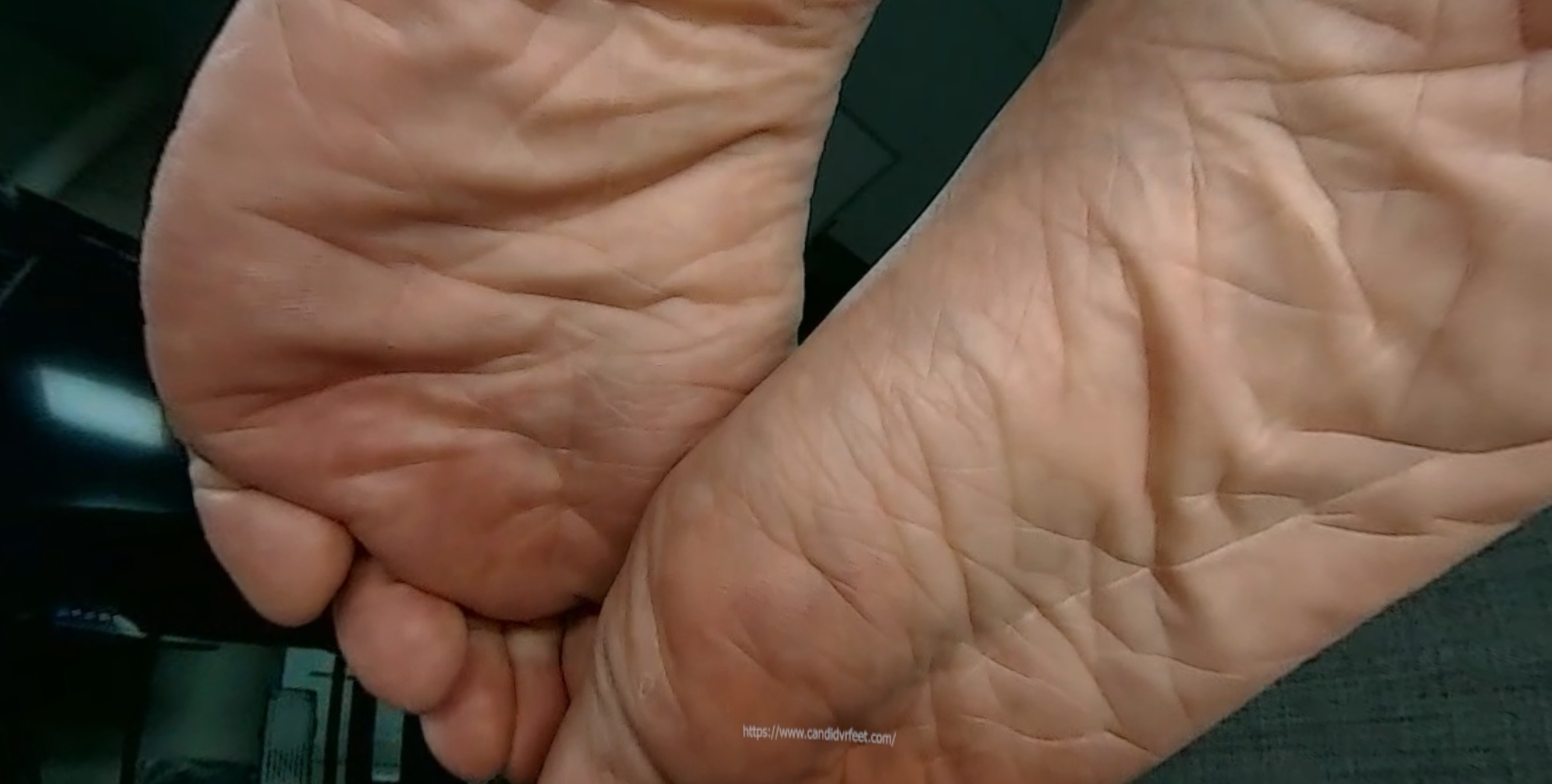 Spying on Sakura's tender soles