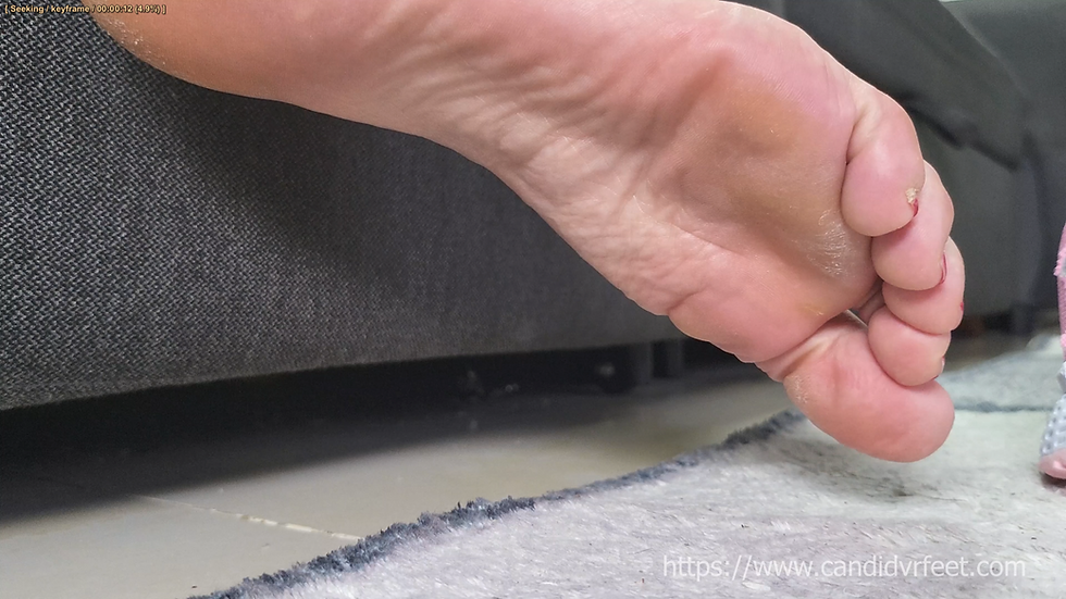 Veronica 4k 05 (Side sole inspection 2)