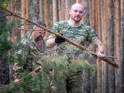 Бійці батальйону підтримки - підтримують.