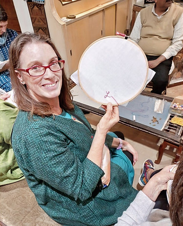 Zari-zardozi workshop in Agra for women only tour