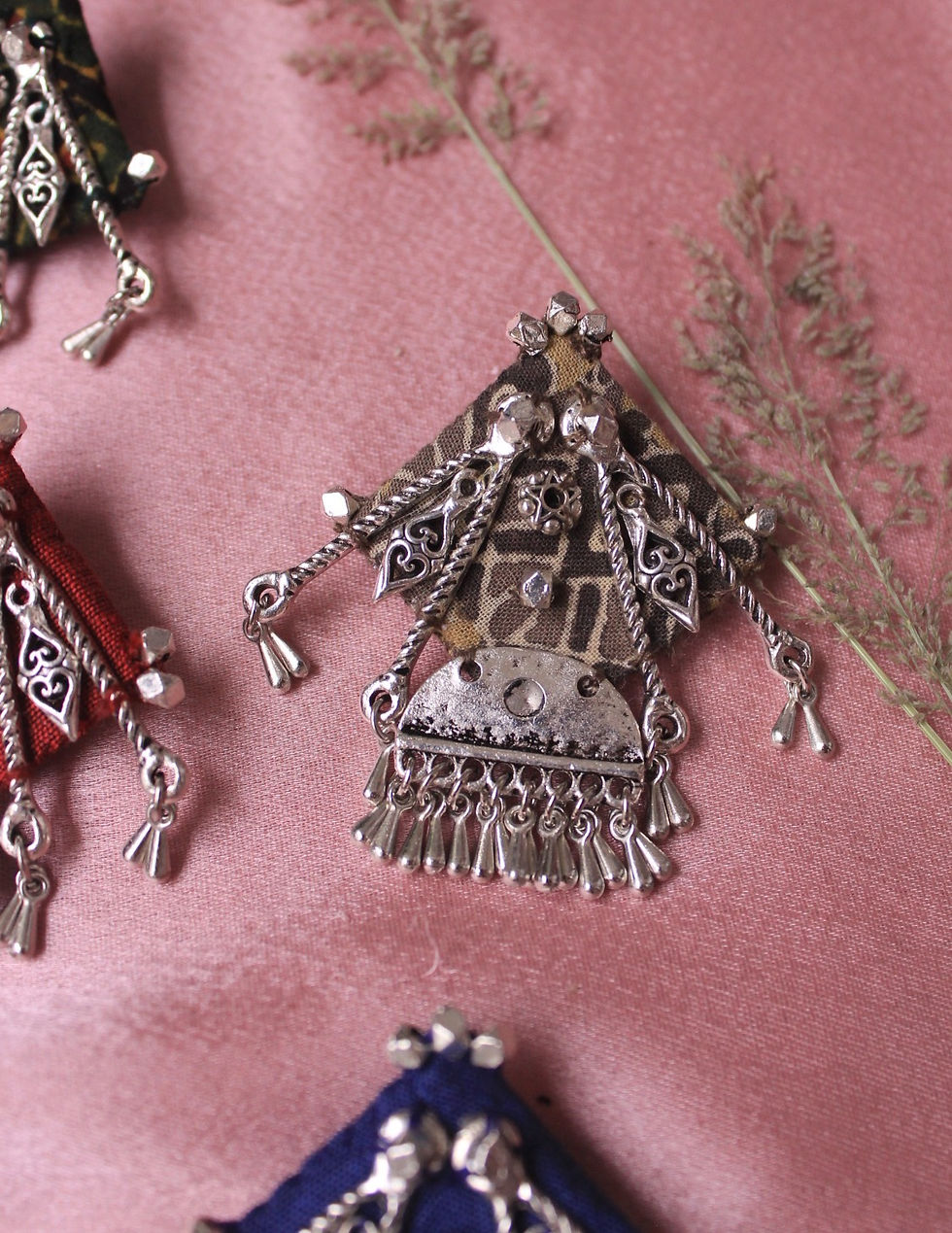 Thumbnail: Kite Brooch
