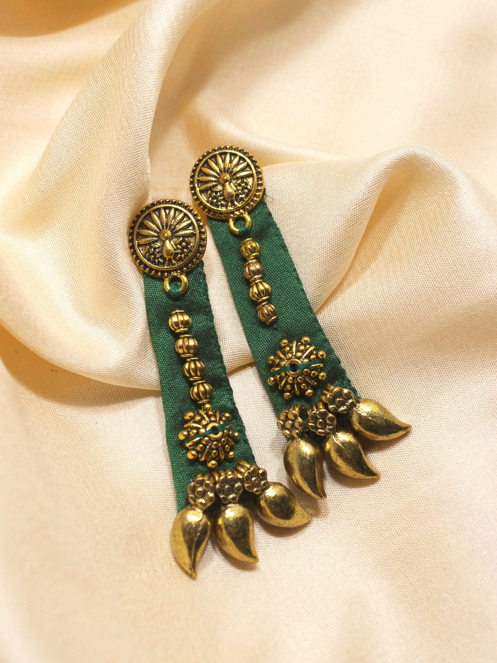 Thumbnail: Paisley trapezium Earrings - Gold