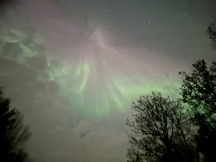 A Spectacular Show: Witnessing Northern Lights and a Total Solar Eclipse in Vermont