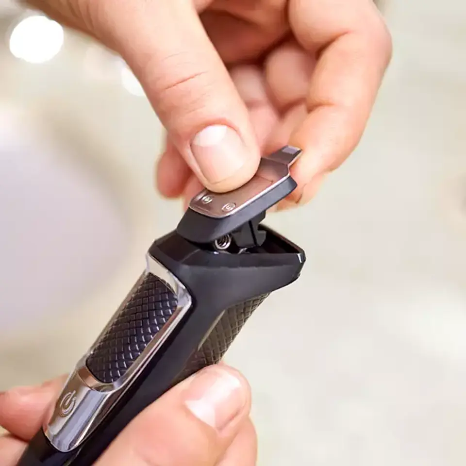 Thumbnail: Philips 10 in 1 Multigroom kit MG3750