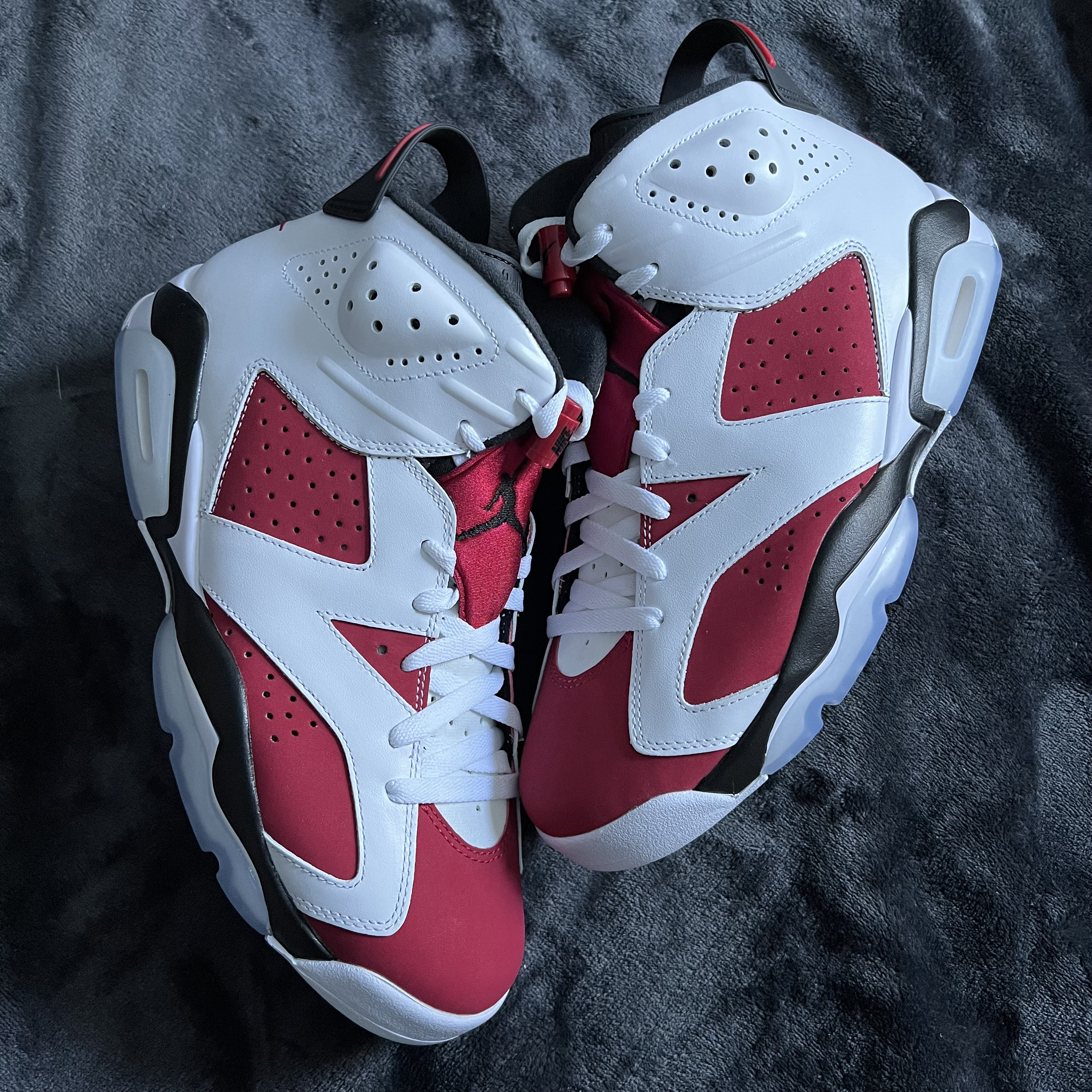 AIR JORDAN 6 RETRO "CARMINE"