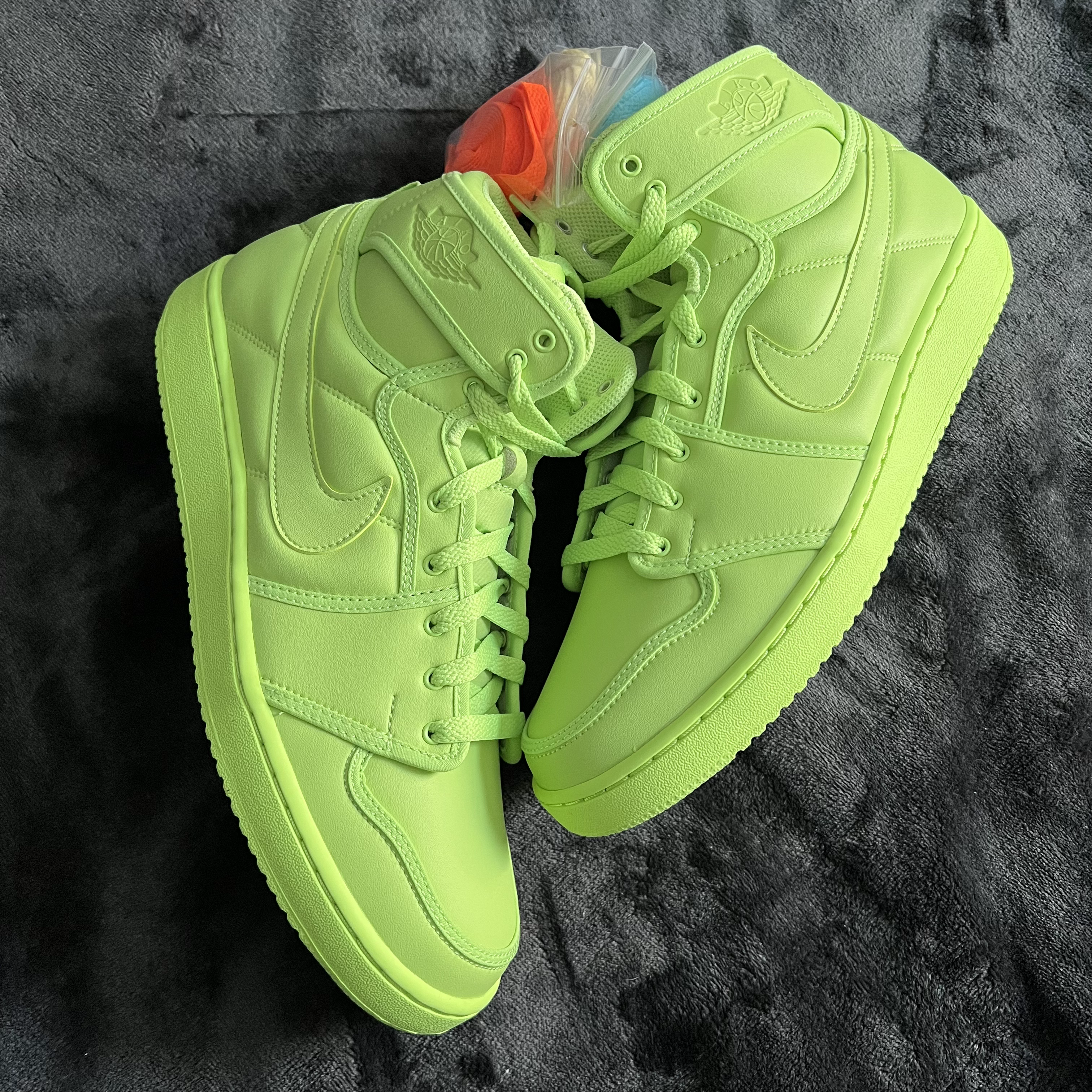 BILLIE EILISH X AIR JORDAN 1 RETRO "GHOST GREEN"