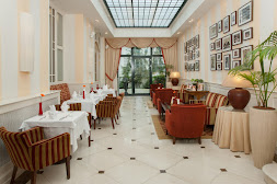 Hotel Kaiserhof Wien breakfast room