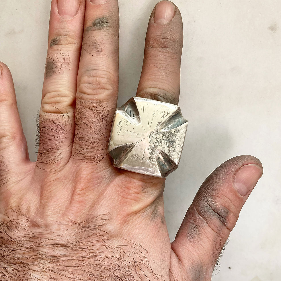 Miniatura: Tatzenkreuz. cross pattée ring. Sterling silver cross ring. Designer biker rocker rings for men. cross patty