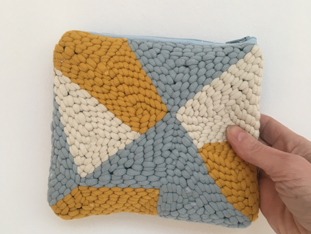 Een punch needle tasje