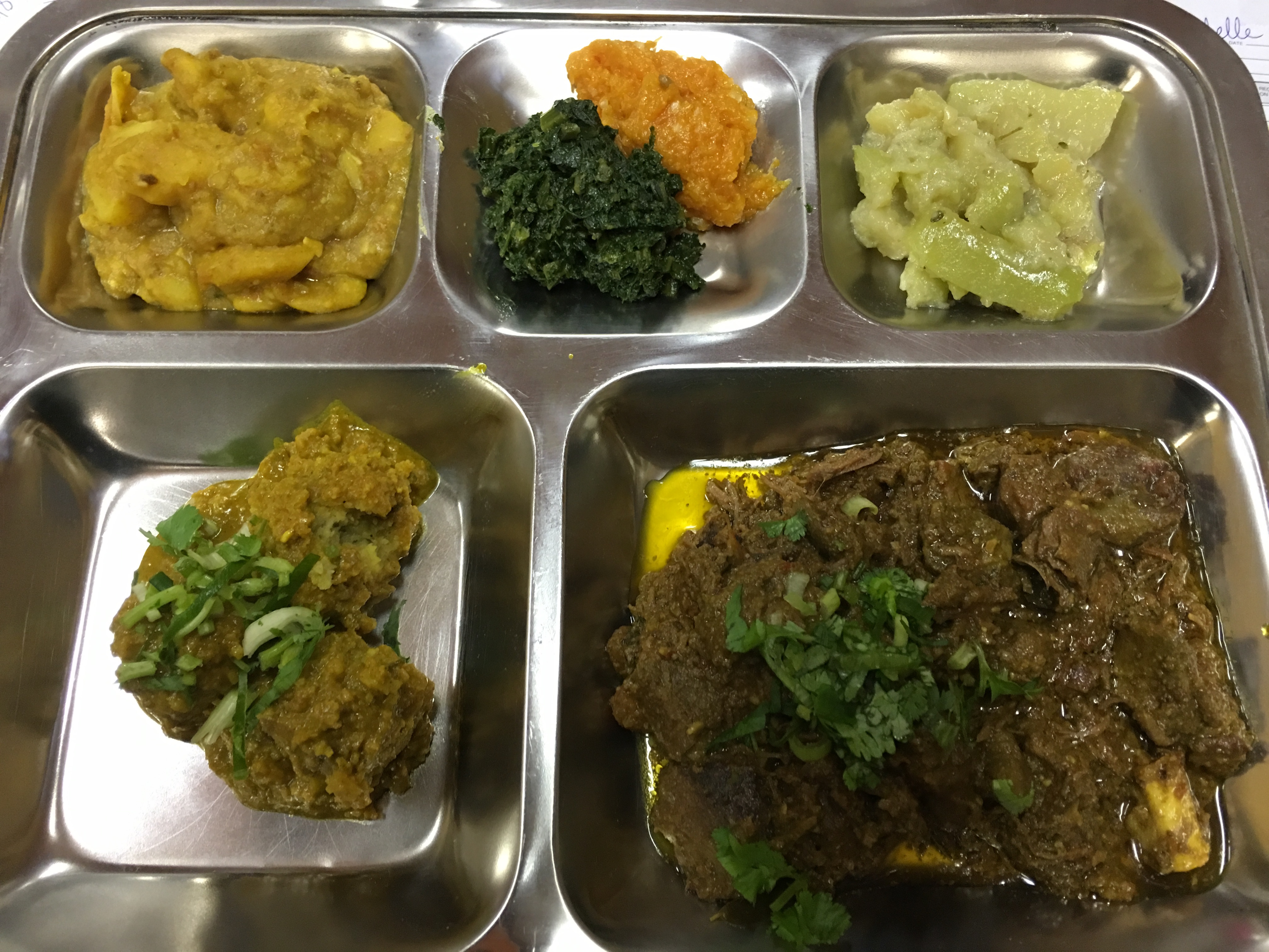 Thali au cari d'agneau