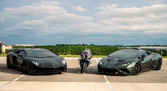 Lamborghini Aventador vs Lamborghini Huracan