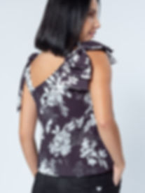 blusa sem mangas regata balonê estampa floral preto e branco um ombro só laço grande