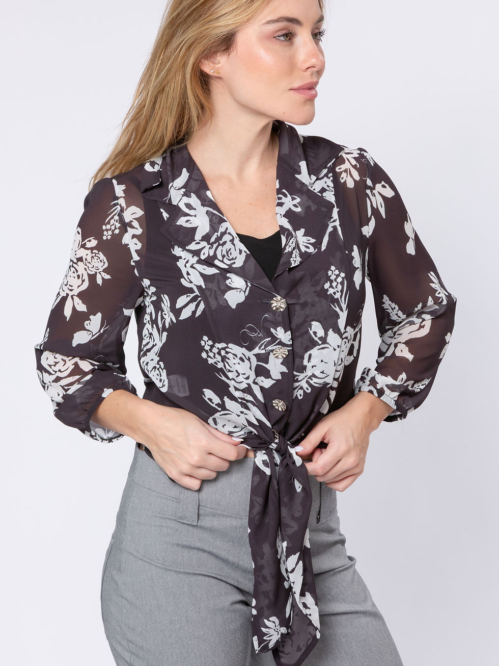 Miniatura: Camisa de Botões Feminina com Nó Estampada Preto e Branco