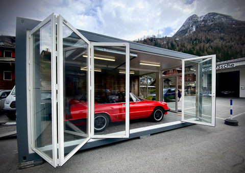 Imbovi Willisau Silverstar Container 6000 mit Glasschiebefaltwand - Ausstellungscontainer