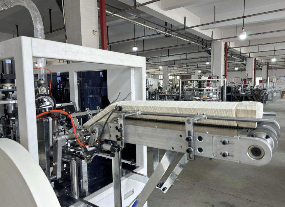 الصورة المصغرة: آلة أكواب ورقية بمحرك سيرفو