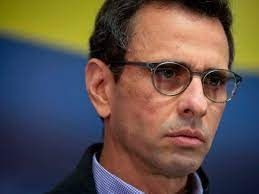 400 "Dolitas" ofrece un inhabilitado Capriles