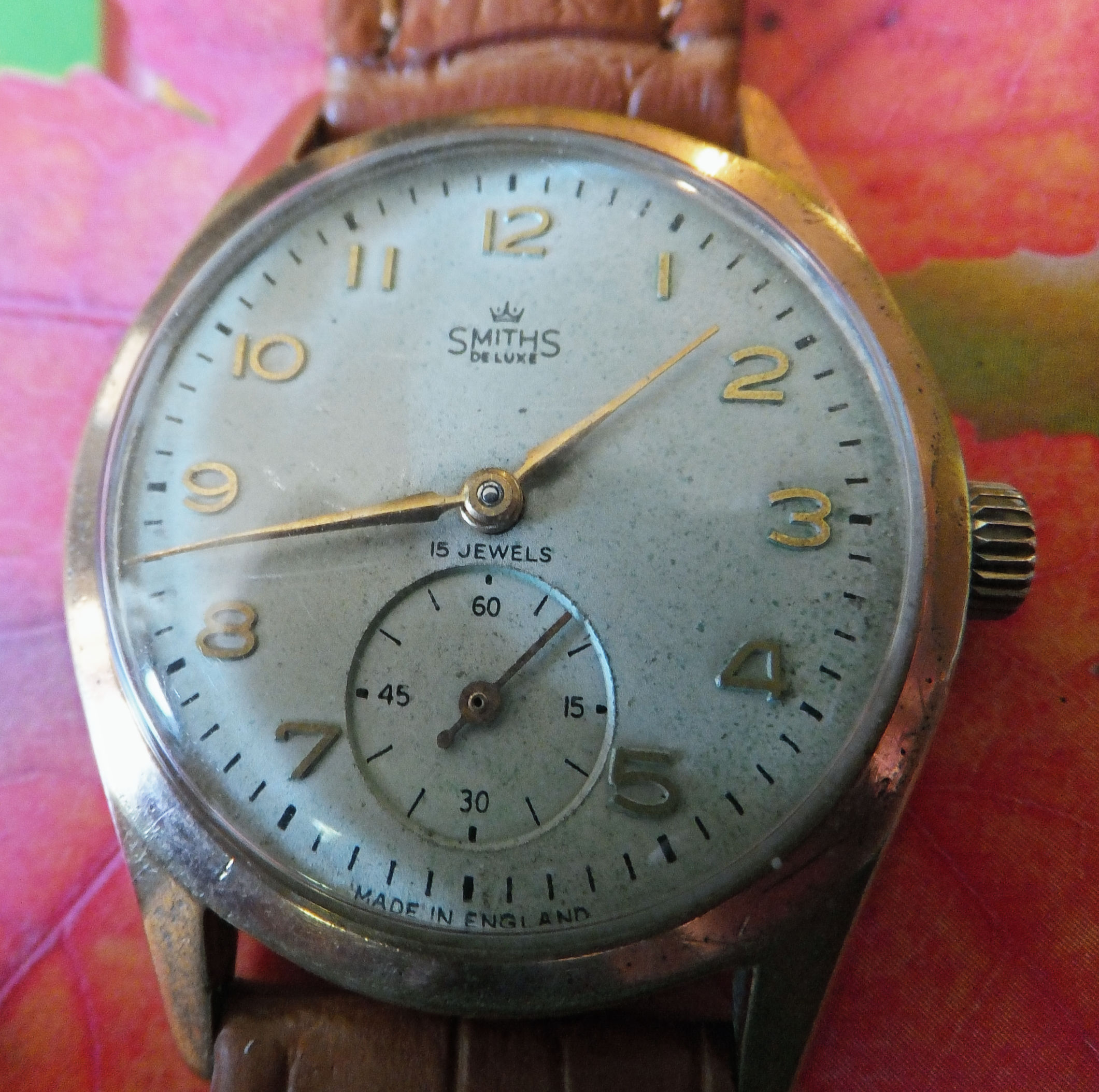 English Made Smiths "Deluxe" 15 Jewel 33mm Gold Plated Watch