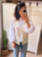 gilet femme style bohème avec broderies fleuries