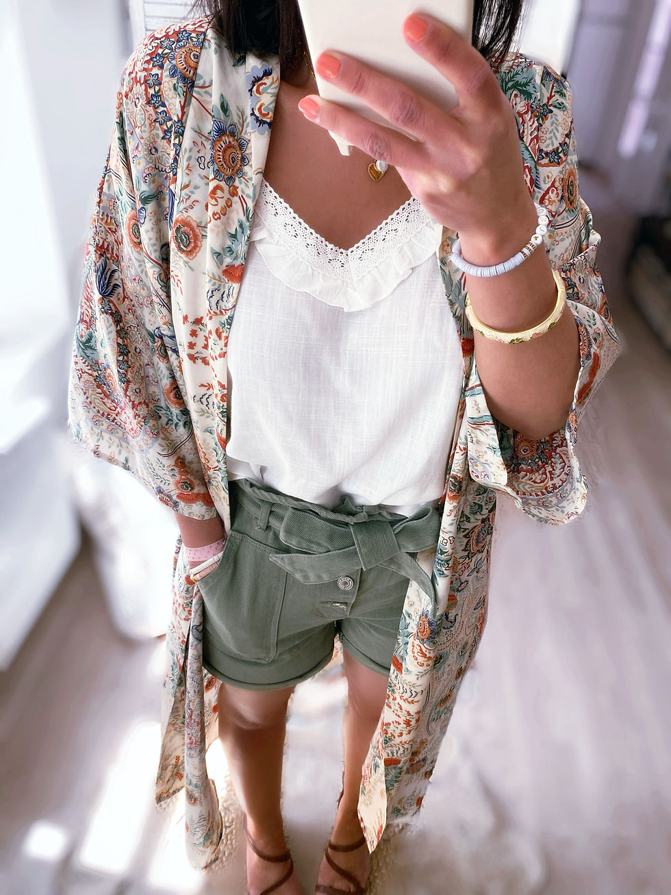 Miniatura: kimono fleuri ceinturé pour looks estivaux