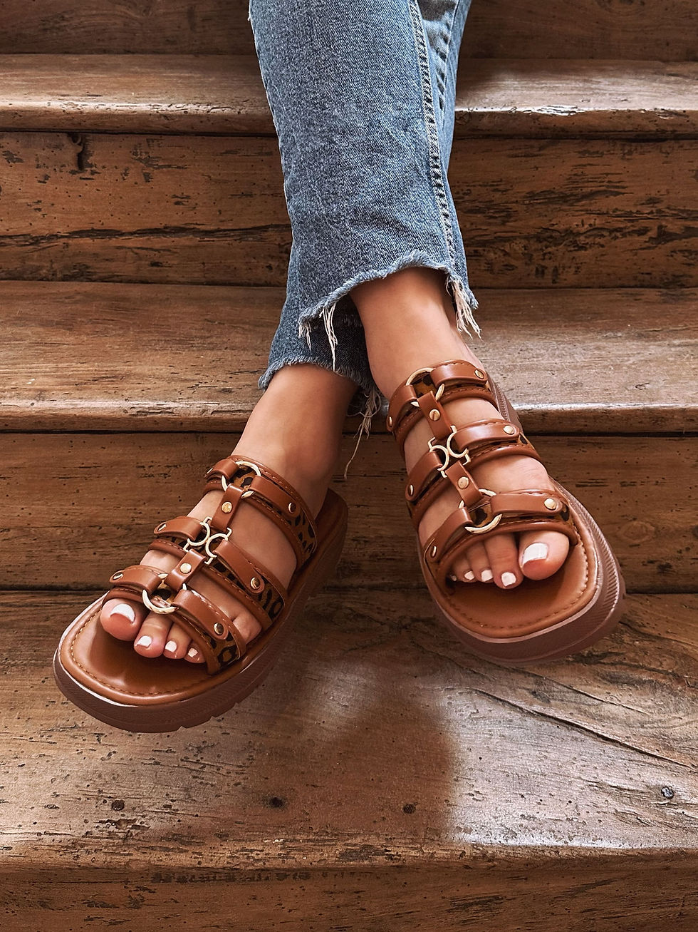 Thumbnail: sandales femme marron avec brides léopard et boucle réglable