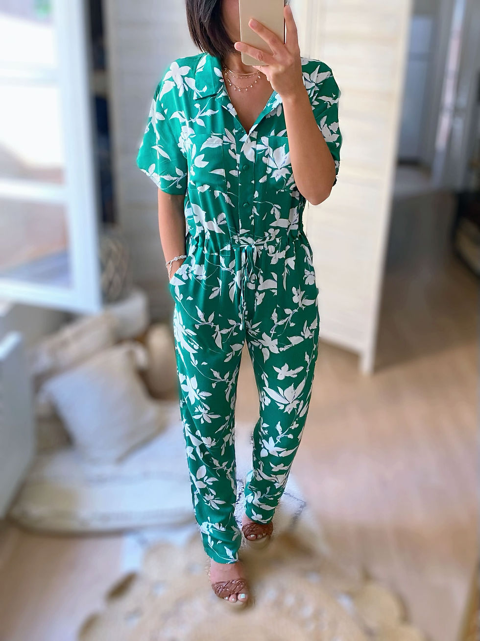 Miniature : Combinaison pantalon verte à fleurs blanches