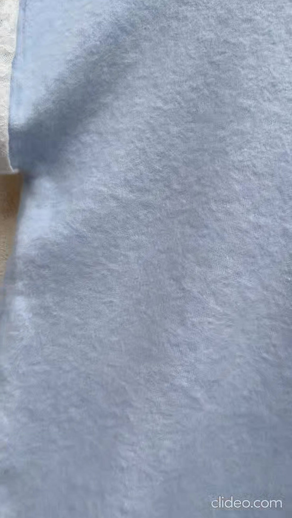 Thumbnail: Pull féminin bleu clair détail raffiné