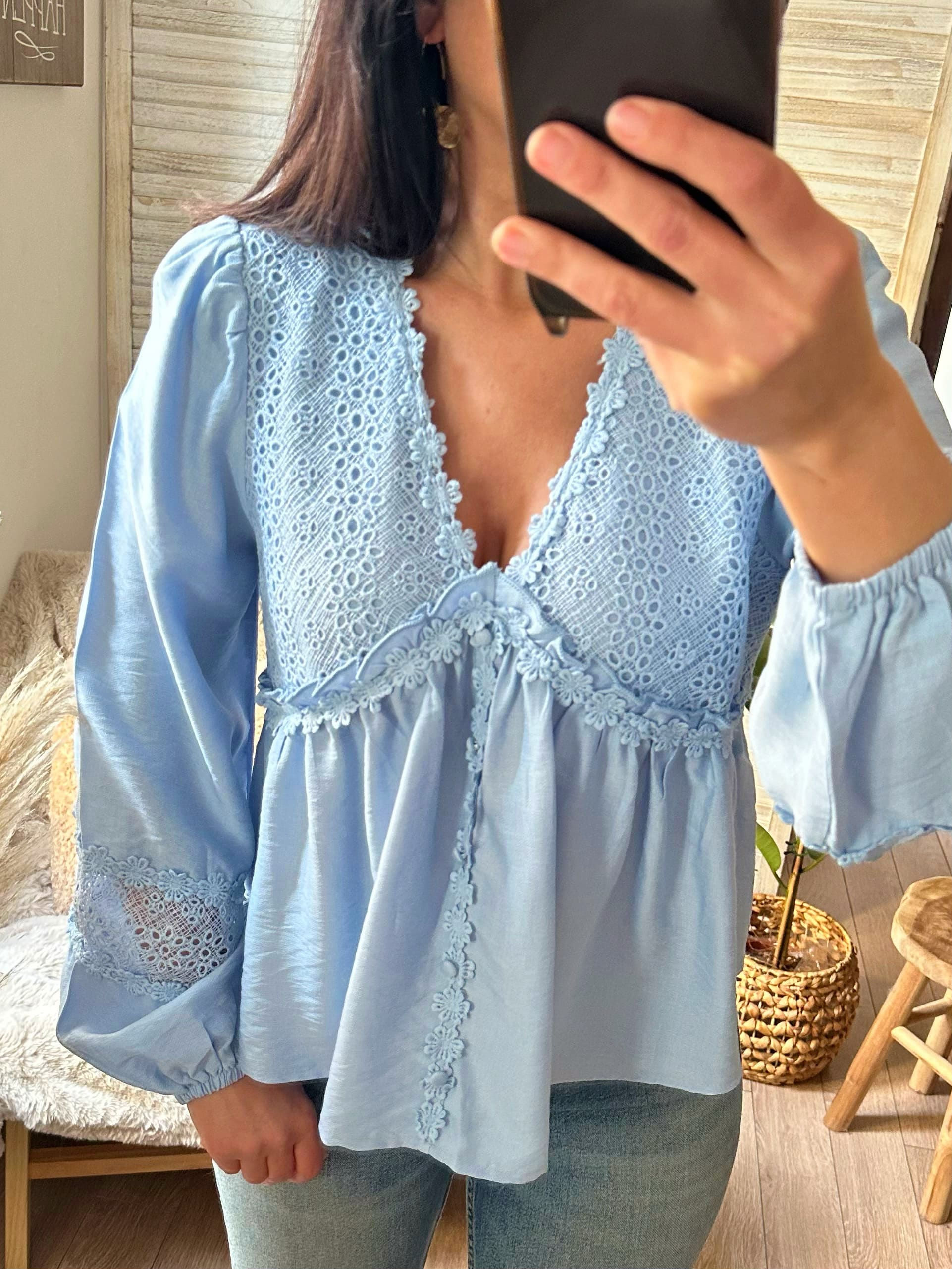 Blouse à col V bleue - BERTHILLE