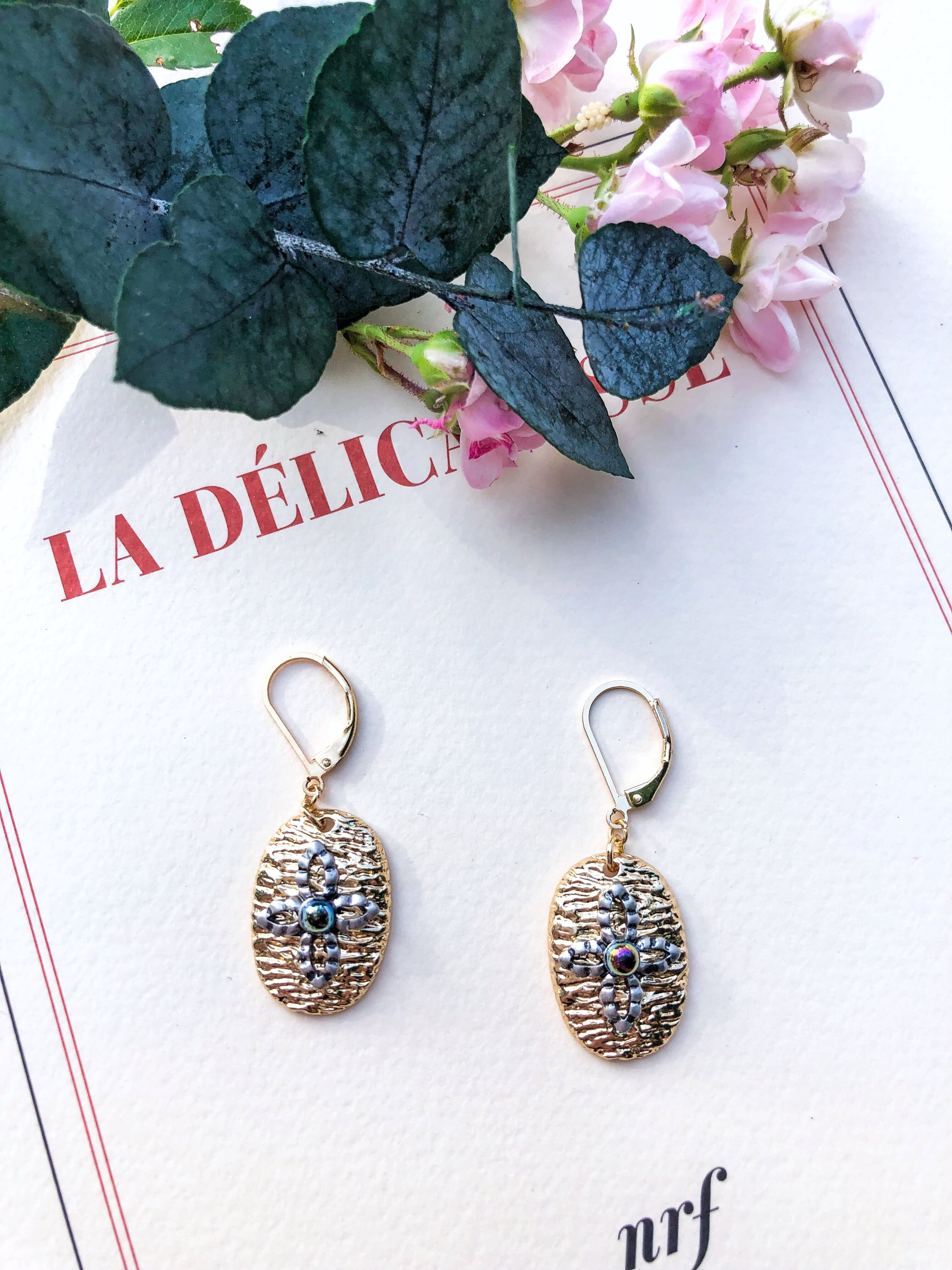 Boucles d'oreilles ovales dorées