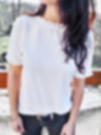 Haut blanc avec dentelle
