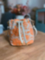 Sac à main à fleurs oranges