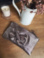 Pochette bronze en cuir