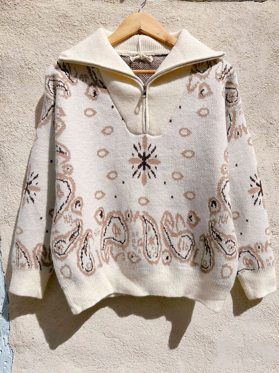pull femme imprimé bandana beige col zappé