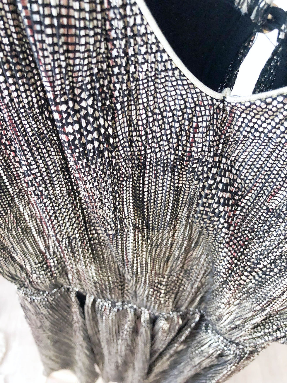 Miniatura: robe courte chic dorée