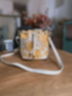 Sac en tissu jaune et cuir