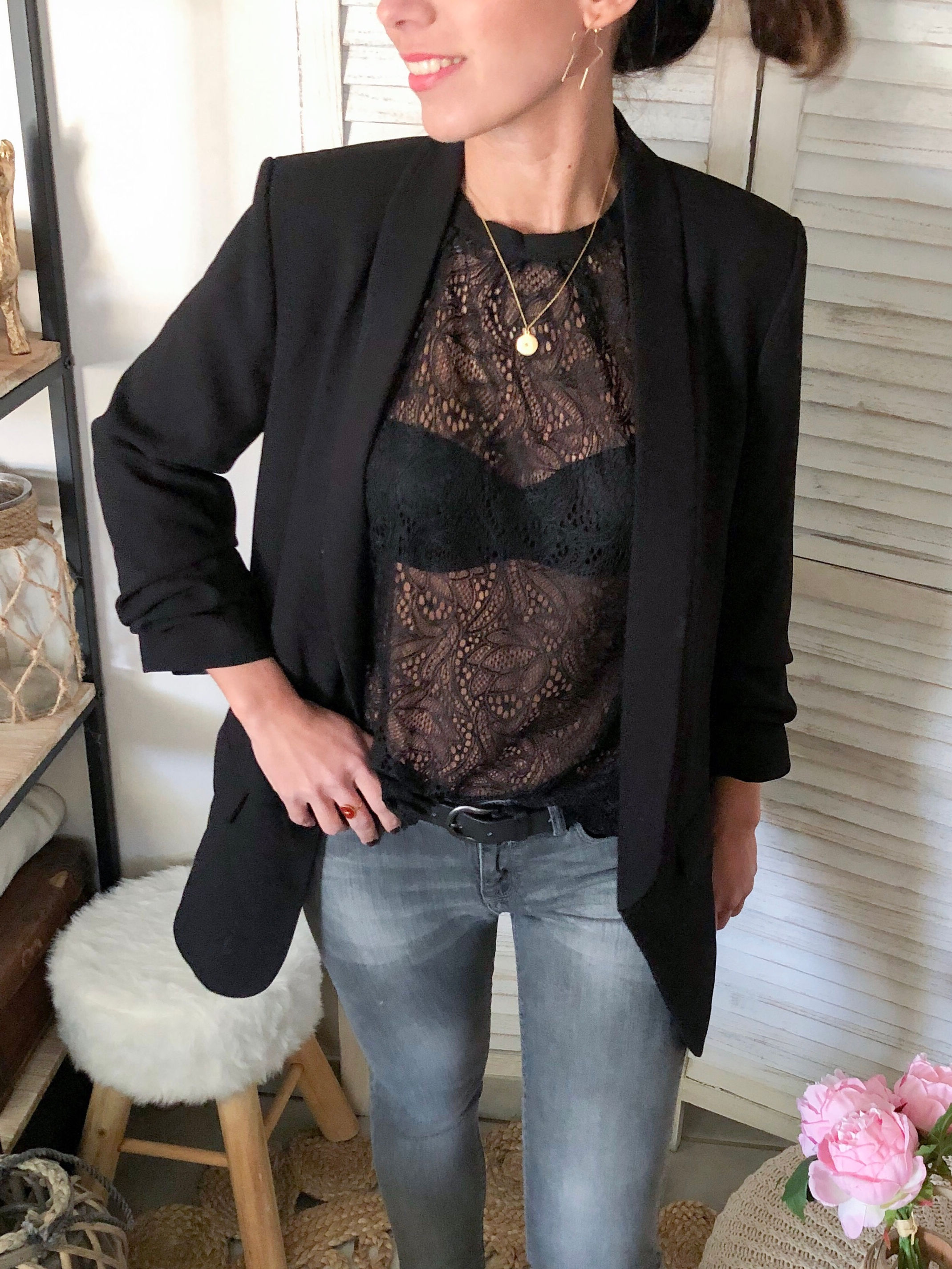 blouse noire en dentelle manches longues femme