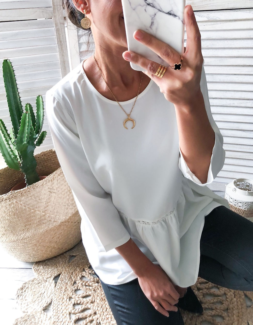 Miniature : Blouse blanche à dos nu en dentelle et basque - ANGELIQUE