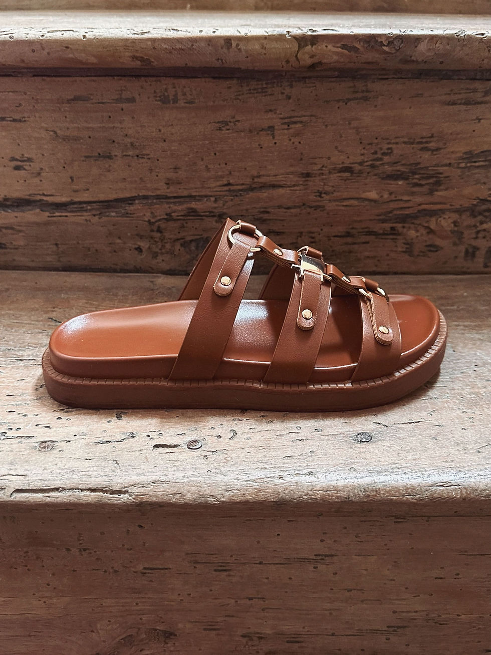 Miniature : sandales plates camel look bohème chic