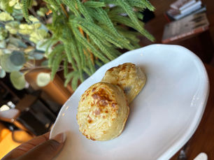 Starbucks: Valley View & La Palma Location