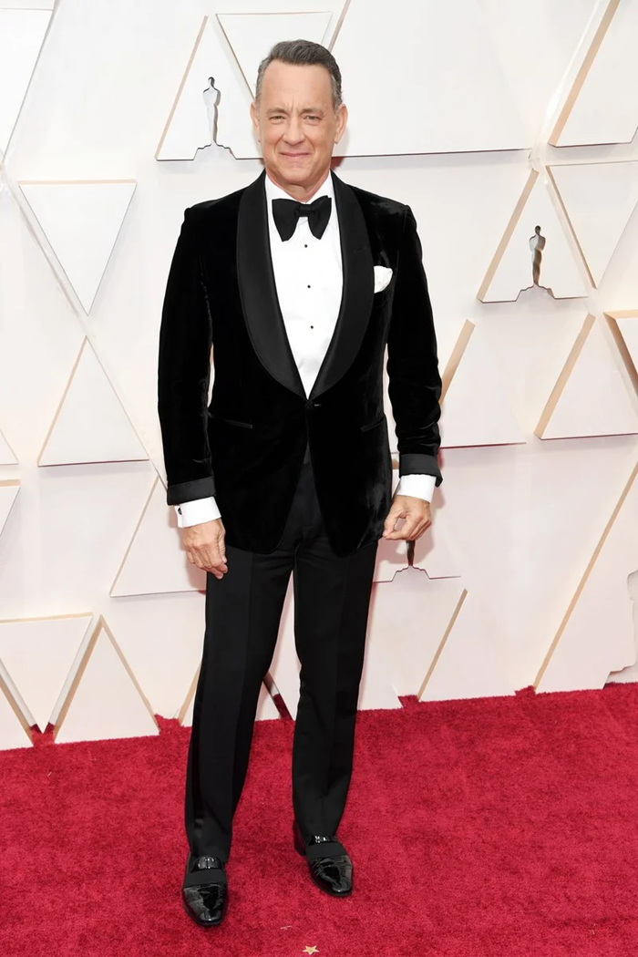 TOM HANKS